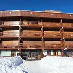 Nanda Devi - 3 Pieces + 8 Pers Pl Centre Mae-4714 *