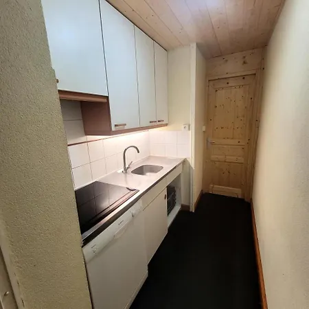 Nanda Devi - 3 Pieces + 8 Pers Pl Centre Mae-4714